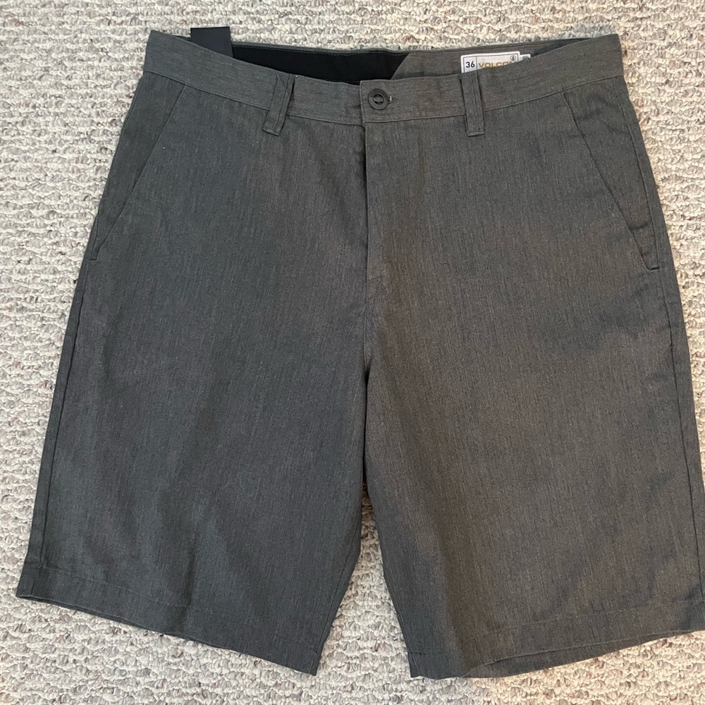 Men’s Volcom shorts